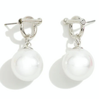 A Pearl Drop Earrings Featuring Toggle Clasp Post